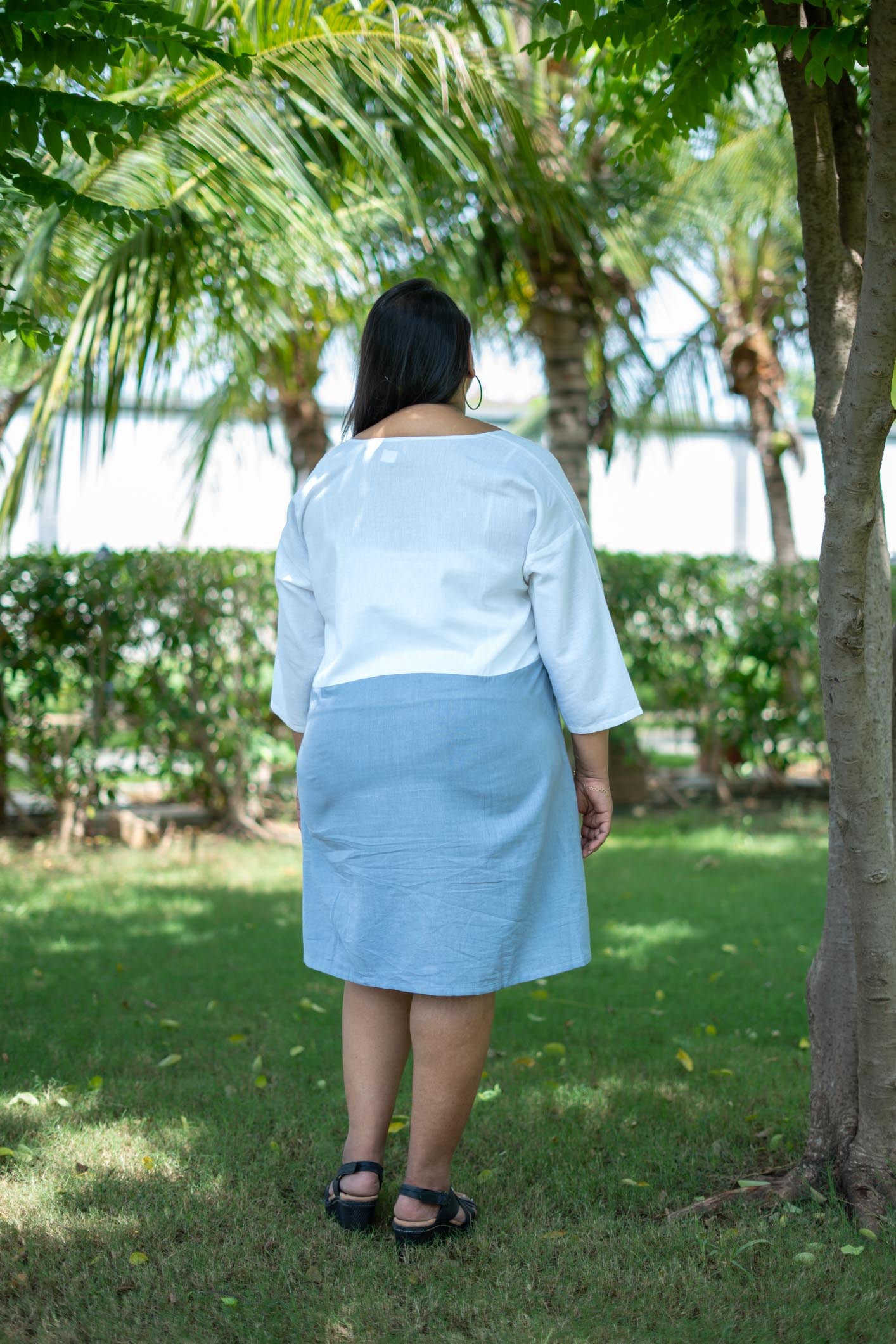 Grey and white dress in Linen material